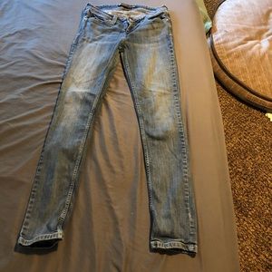 Levi’s low rise skinny jeans